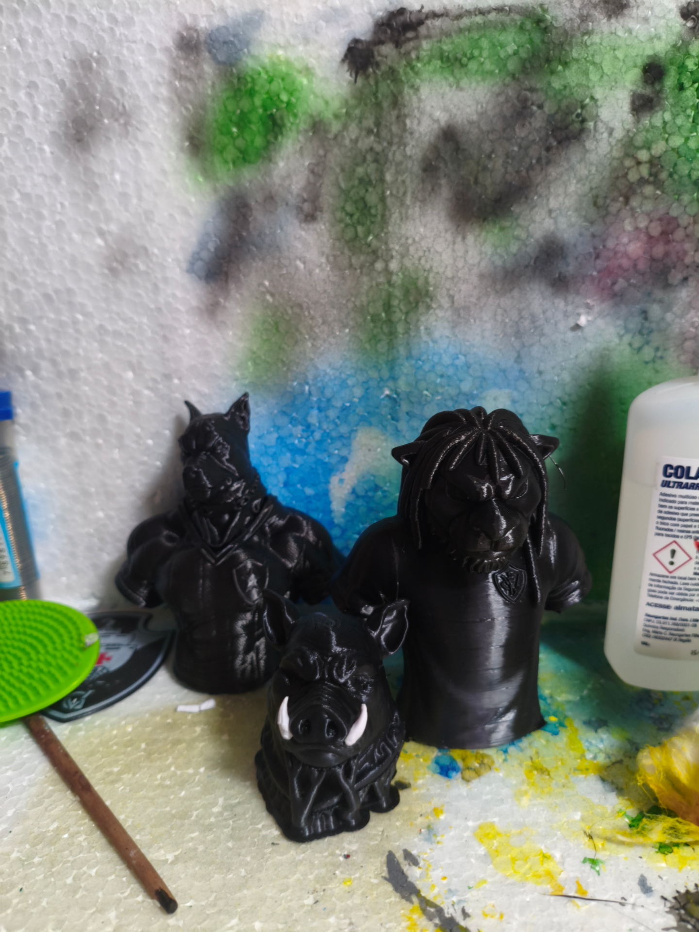 Trio de mascotes recém-impressos